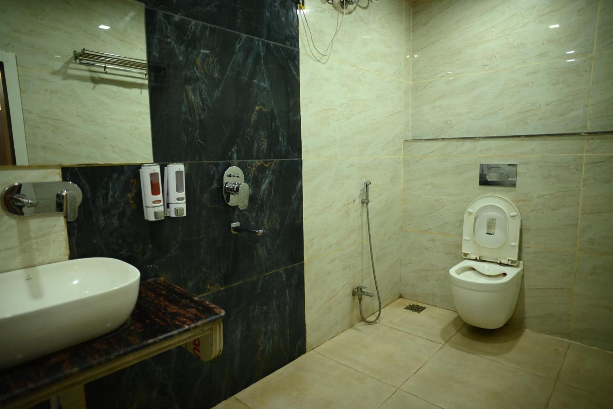 Kings Inn Hotel Ranchi Bagian luar foto